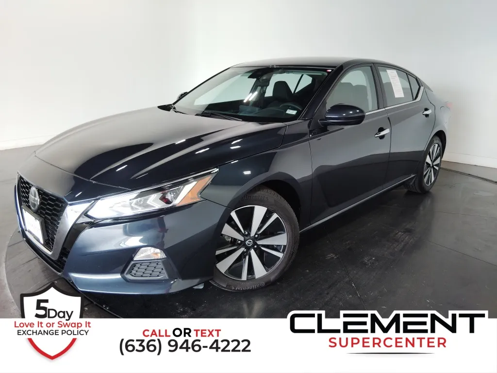 Blue 2022 Nissan Altima 2.5 SV for sale in St. Charles, MO