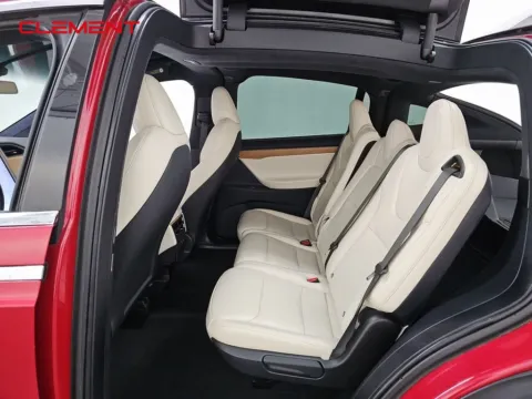 More photos of 2020 Tesla Model X Long Range at Clement Supercenter, MO