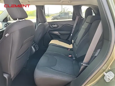More photos of 2019 Jeep Cherokee Latitude at Clement Supercenter, MO