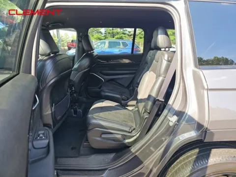 More photos of 2022 Jeep Grand Cherokee L Altitude at Clement Supercenter, MO