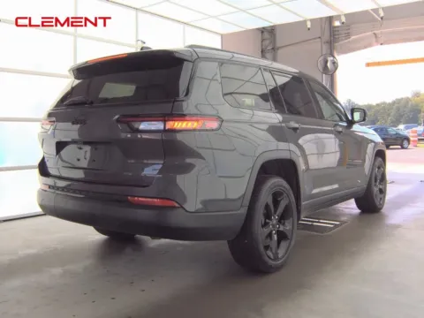 More photos of 2022 Jeep Grand Cherokee L Altitude at Clement Supercenter, MO