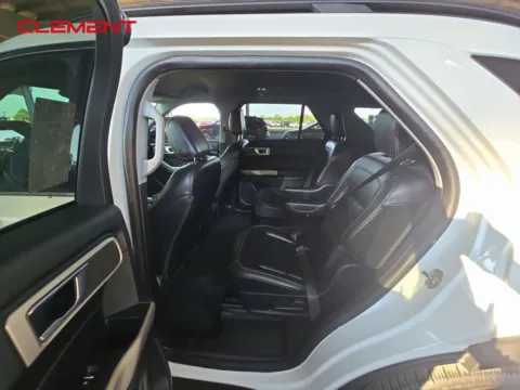 More photos of 2021 Ford Explorer XLT at Clement Supercenter, MO