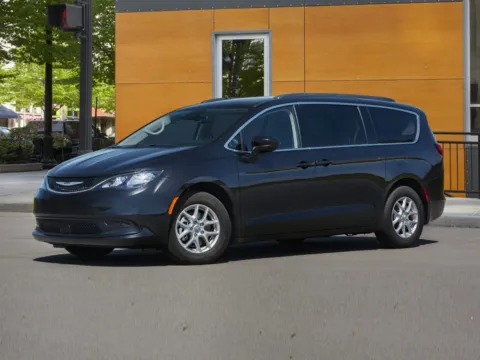 Silver 2021 Chrysler Voyager L for sale in St. Charles, MO