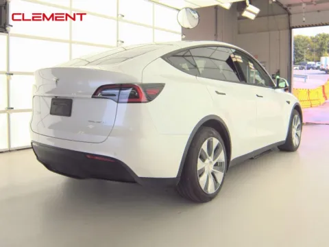 More photos of 2020 Tesla Model Y Long Range at Clement Supercenter, MO