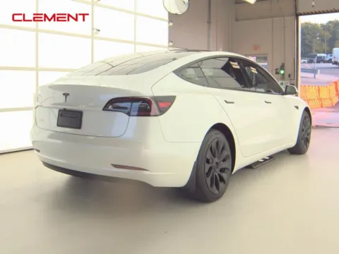 More photos of 2021 Tesla Model 3 Standard Range Plus at Clement Supercenter, MO