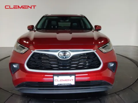 Photos of 2023 Toyota Highlander XLE for sale in St. Charles, MO at Clement Supercenter