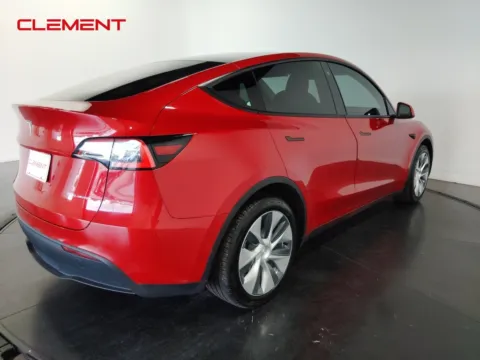 More photos of 2021 Tesla Model Y Long Range at Clement Supercenter, MO