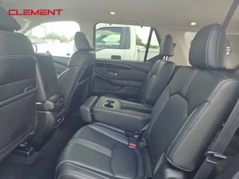 More photos of 2023 Honda Pilot EX-L at Clement Supercenter, MO