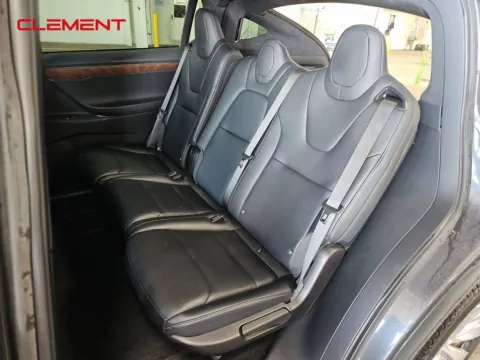 More photos of 2020 Tesla Model X Long Range at Clement Supercenter, MO