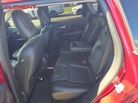 More photos of 2019 Jeep Cherokee Trailhawk at Clement Supercenter, MO