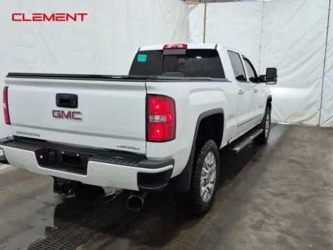 More photos of 2019 GMC Sierra 2500HD Denali at Clement Supercenter, MO