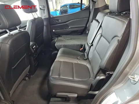 More photos of 2023 GMC Acadia SLT at Clement Supercenter, MO