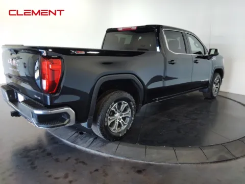 More photos of 2021 GMC Sierra 1500 SLE at Clement Supercenter, MO