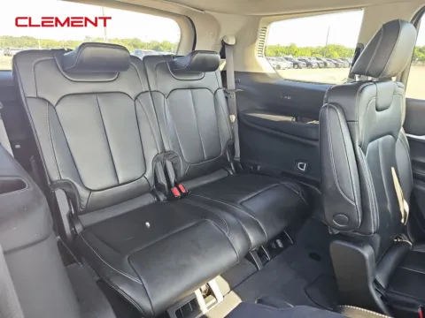 More photos of 2023 Jeep Grand Cherokee L Limited at Clement Supercenter, MO
