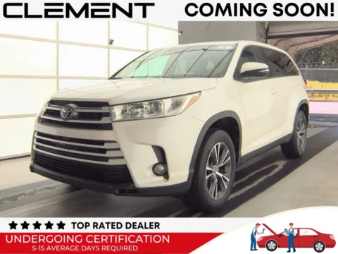 White 2019 Toyota Highlander LE for sale in St. Charles, MO