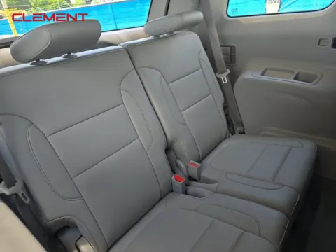 More photos of 2023 GMC Acadia SLT at Clement Supercenter, MO