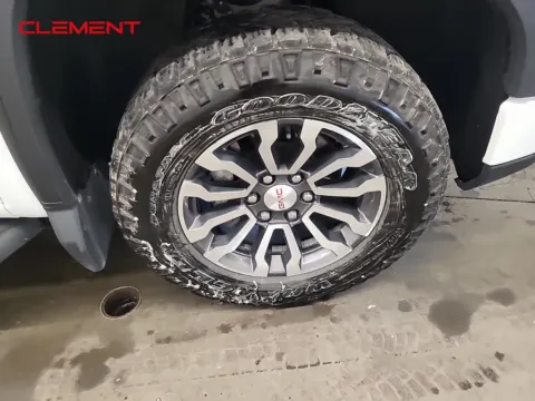 More photos of 2023 GMC Sierra 1500 AT4 at Clement Supercenter, MO