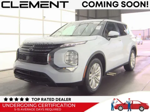 White 2023 Mitsubishi Outlander ES for sale in St. Charles, MO