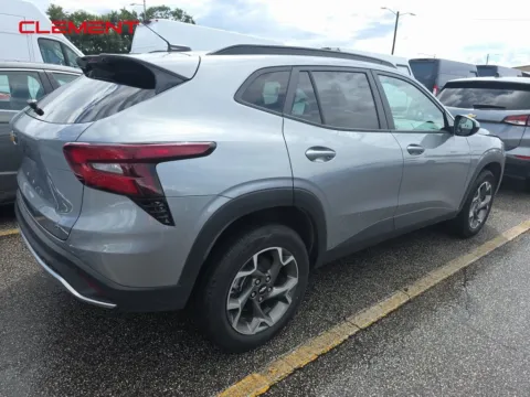 More photos of 2024 Chevrolet Trax LT at Clement Supercenter, MO