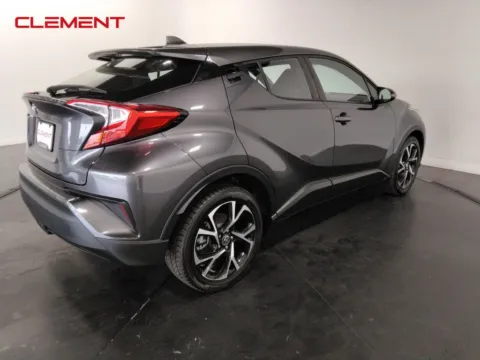 More photos of 2022 Toyota C-HR XLE at Clement Supercenter, MO