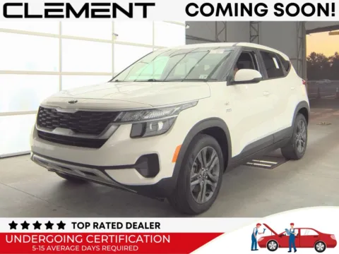 White 2021 Kia Seltos LX for sale in St. Charles, MO