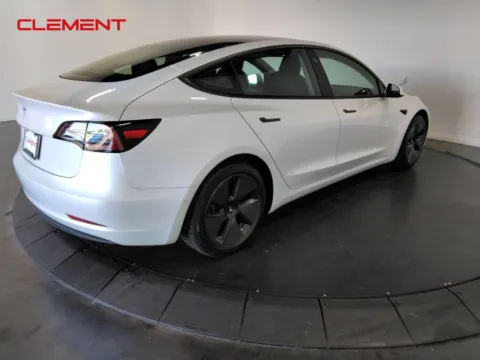 More photos of 2021 Tesla Model 3 Standard Range Plus at Clement Supercenter, MO