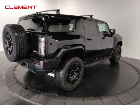 More photos of 2024 GMC Hummer EV SUV 2X at Clement Supercenter, MO