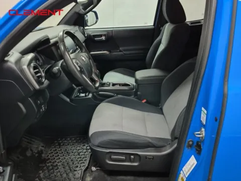 More photos of 2020 Toyota Tacoma TRD Off-Road at Clement Supercenter, MO