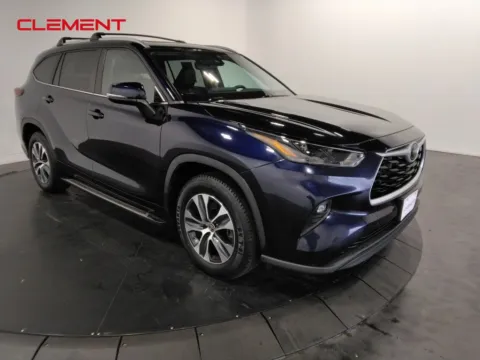Another view of 2023 Toyota Highlander XLE for sale in St. Charles, MO at Clement Supercenter