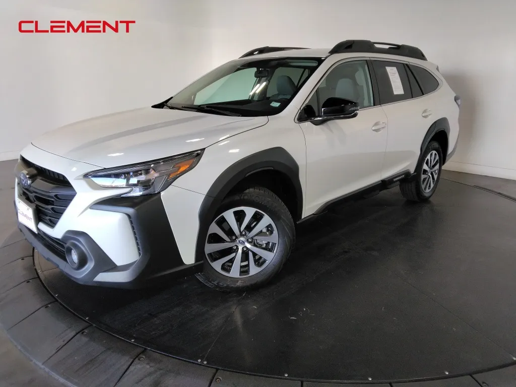 White 2024 Subaru Outback Premium for sale in St. Charles, MO