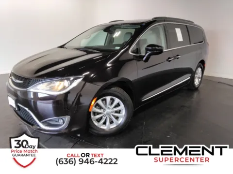 Unknown 2017 Chrysler Pacifica Touring L for sale in St. Charles, MO