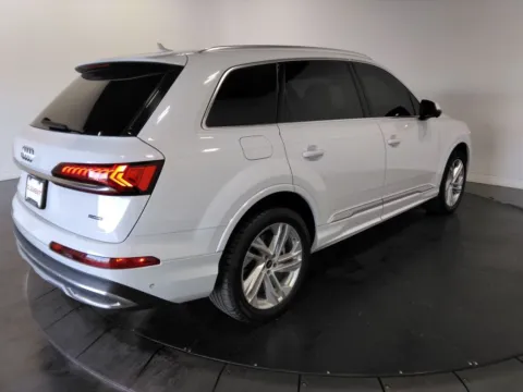 More photos of 2022 Audi Q7 55 Premium Plus at Clement Supercenter, MO