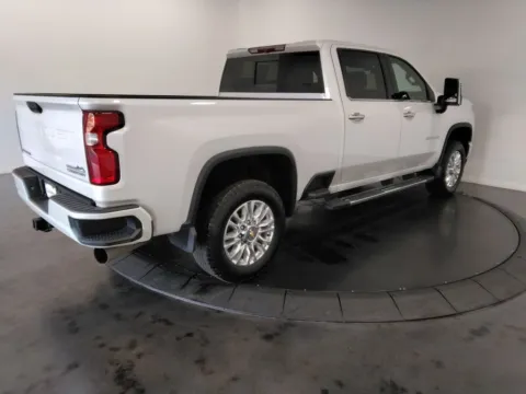 More photos of 2022 Chevrolet Silverado 2500HD High Country at Clement Supercenter, MO