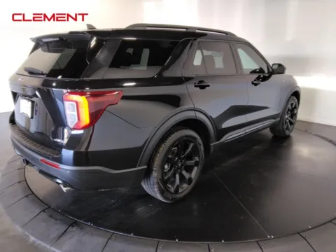 More photos of 2023 Ford Explorer ST-Line at Clement Supercenter, MO