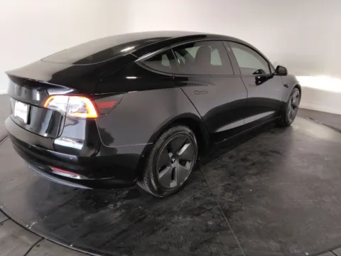 More photos of 2021 Tesla Model 3 Standard Range Plus at Clement Supercenter, MO