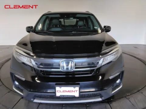 Photos of 2019 Honda Pilot Touring for sale in St. Charles, MO at Clement Supercenter