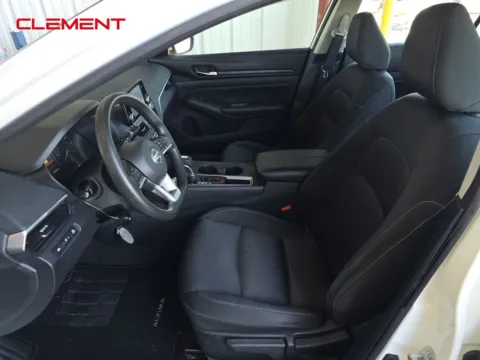 Another view of 2022 Nissan Altima 2.5 S for sale in Florissant, MO at Clement Pre-Owned