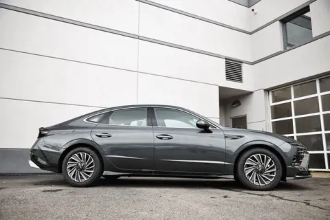 Gray 2025 Hyundai Sonata SEL for sale in Florissant, MO