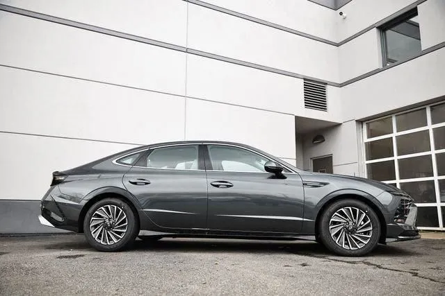 Gray 2025 Hyundai Sonata SEL for sale in Florissant, MO