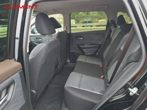 More photos of 2023 Nissan Rogue SV at Clement Pre-Owned, MO