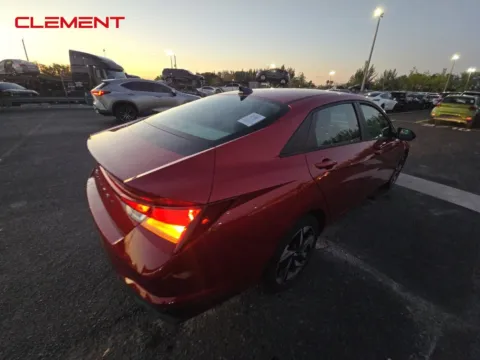 More photos of 2023 Hyundai Elantra SEL at Clement Pre-Owned, MO
