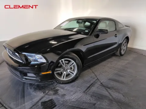 Black 2013 Ford Mustang V6 Premium for sale in Florissant, MO
