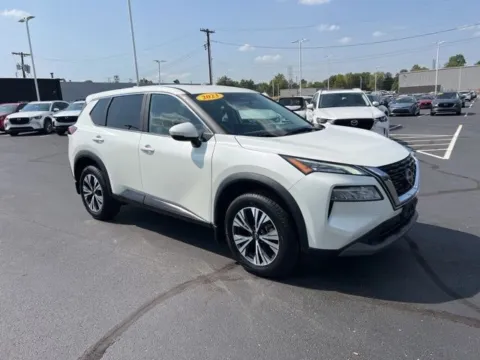 White 2023 Nissan Rogue SV for sale in Florissant, MO
