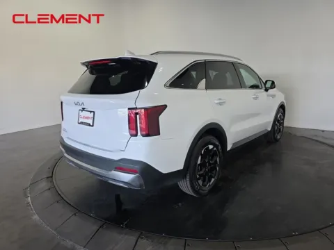 More photos of 2024 Kia Sorento S at Clement Pre-Owned, MO