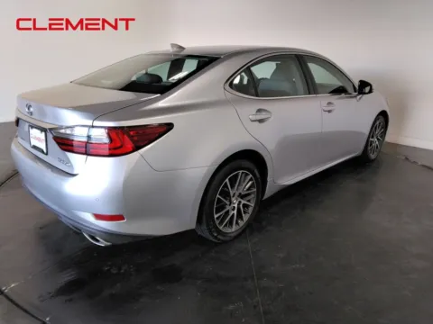 More photos of 2017 Lexus ES 350 at Clement Pre-Owned, MO