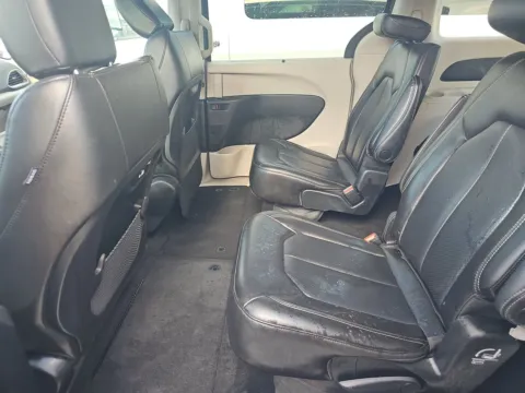 More photos of 2023 Chrysler Pacifica Touring L at Clement Pre-Owned, MO