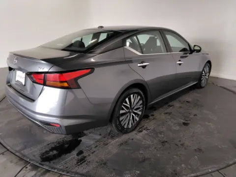 More photos of 2024 Nissan Altima 2.5 SV at Clement Pre-Owned, MO