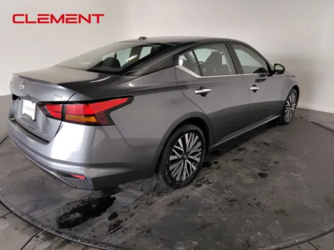 More photos of 2024 Nissan Altima 2.5 SV at Clement Pre-Owned, MO