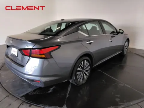 More photos of 2024 Nissan Altima 2.5 SV at Clement Pre-Owned, MO