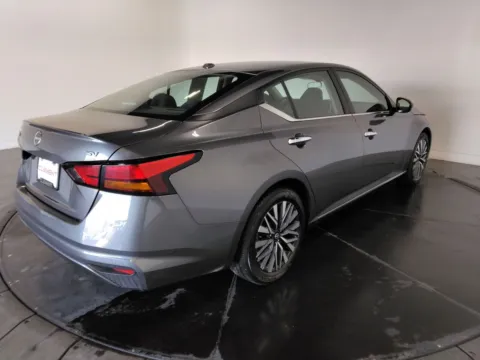 More photos of 2024 Nissan Altima 2.5 SV at Clement Pre-Owned, MO